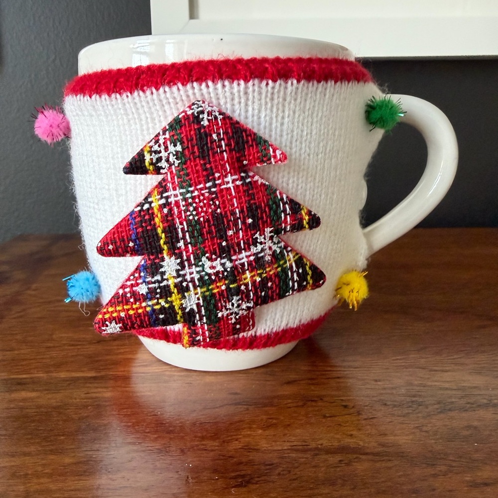 18oz Christmas sweater mug